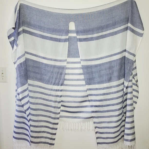 Isaac Mizrahi 72x44 Wrap Shawl Scarf Blue White Swim CoverUp Lightweight Stripe